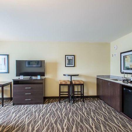Cobblestone Inn & Suites - St Marys St. Marys ภายนอก รูปภาพ